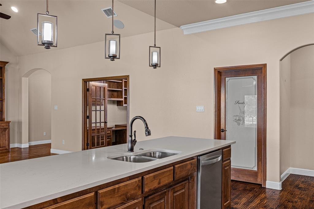 6341 Weatherby Road Property Photo 15