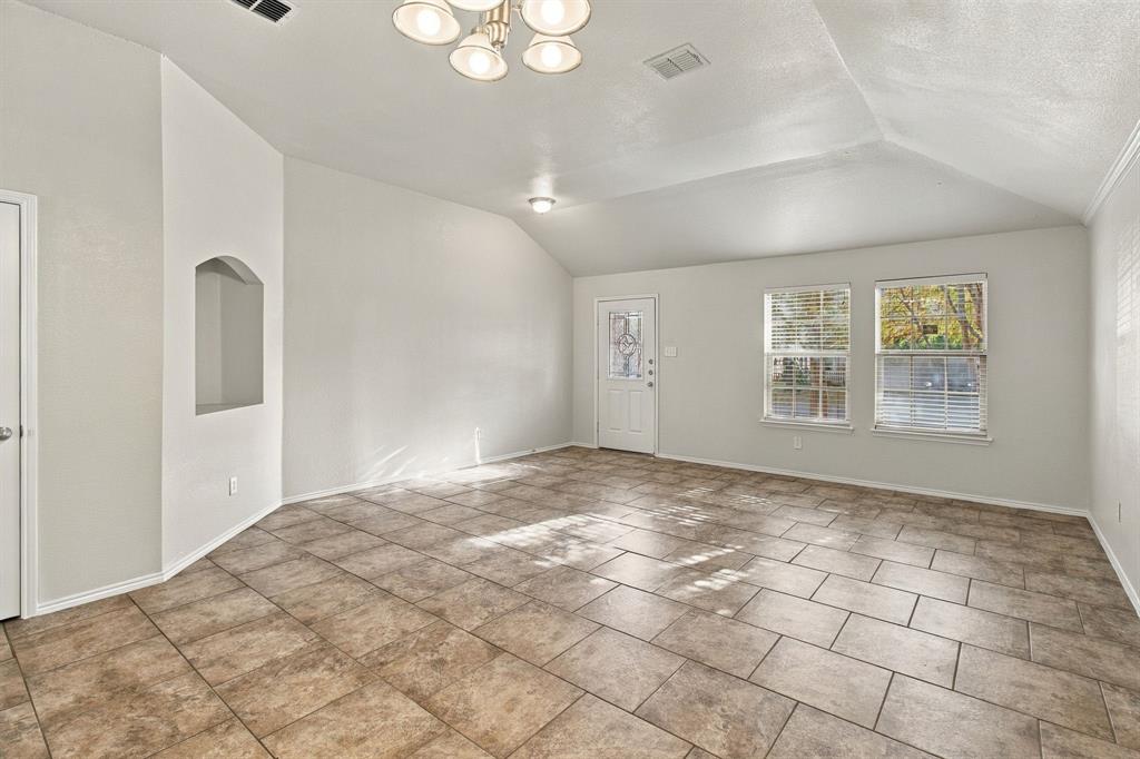 12516 Patnoe Drive Property Photo 6