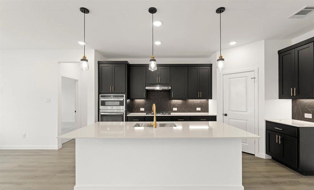 608 Tyronza Drive Property Photo 3