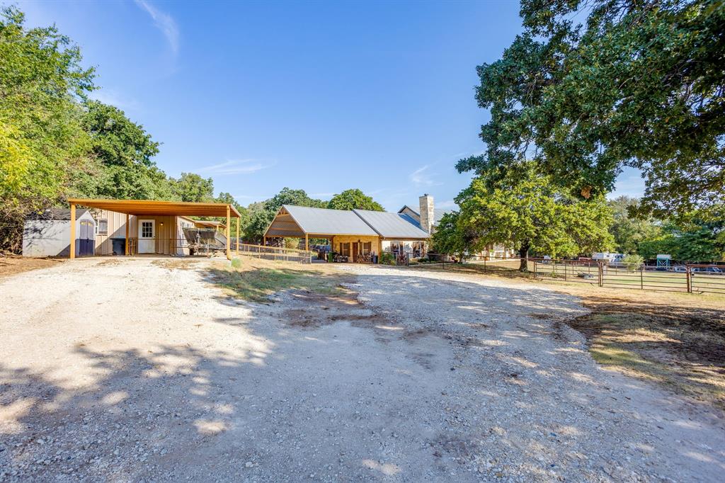 3305 E Fm 916 Property Photo 4