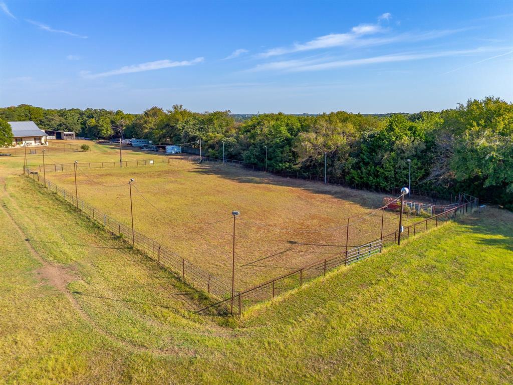3305 E Fm 916 Property Photo 12