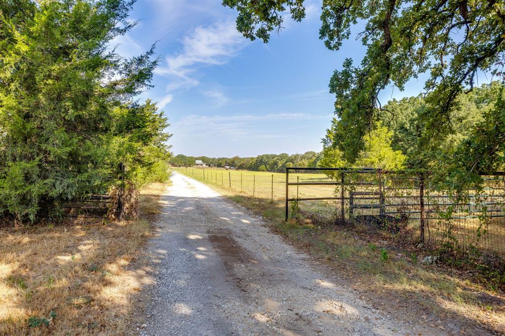 3305 E Fm 916 Property Photo 13
