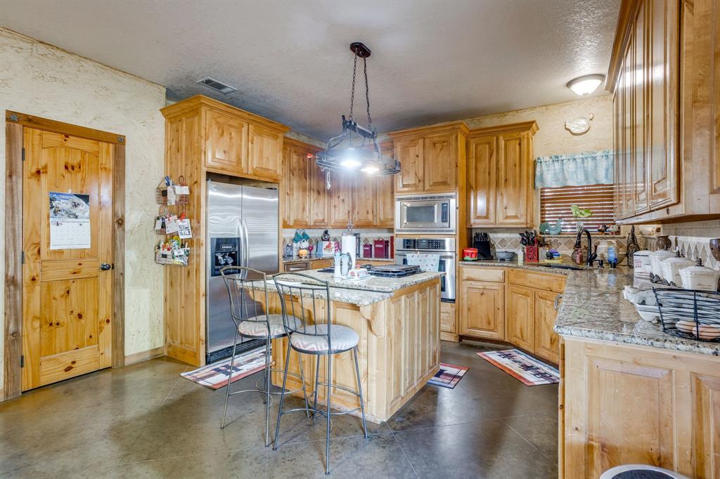 3305 E Fm 916 Property Photo 17