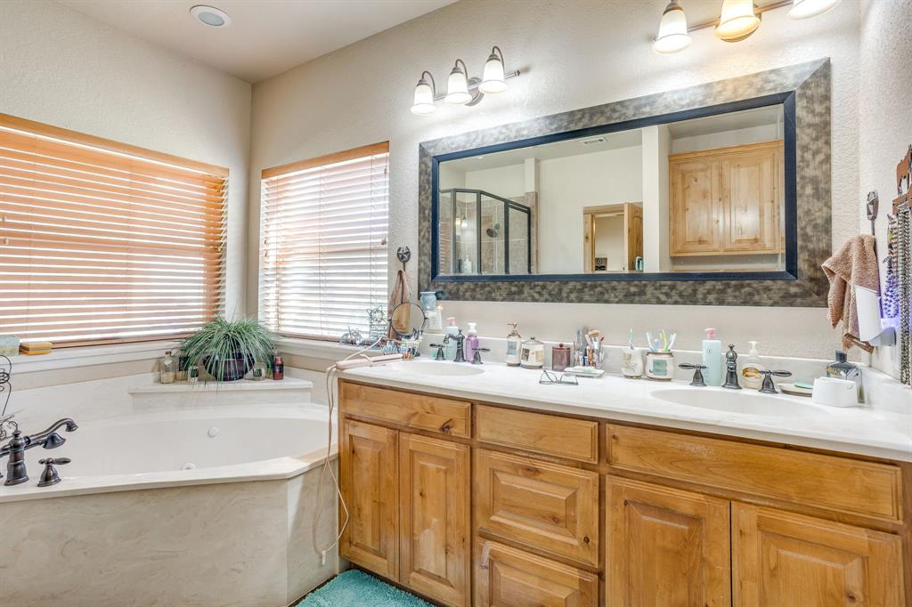 3305 E Fm 916 Property Photo 24
