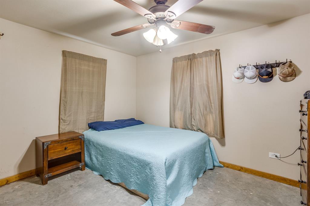 3305 E Fm 916 Property Photo 37