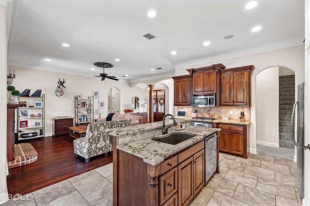 9865 Loveland Court Property Photo 12