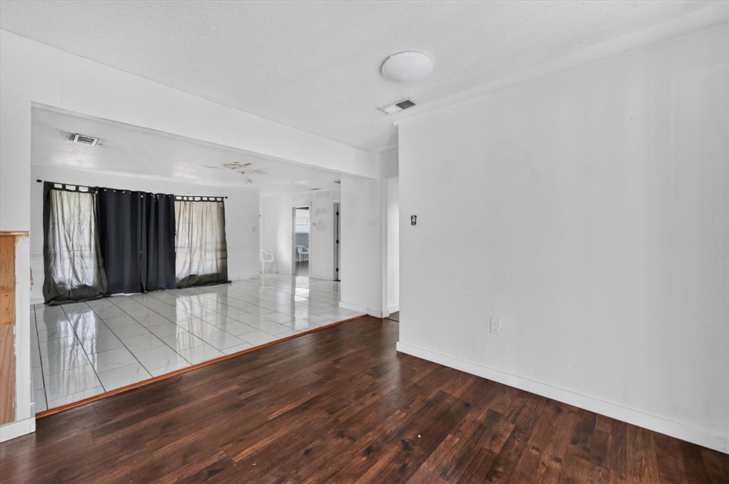 2620 Greenland Drive Property Photo 4