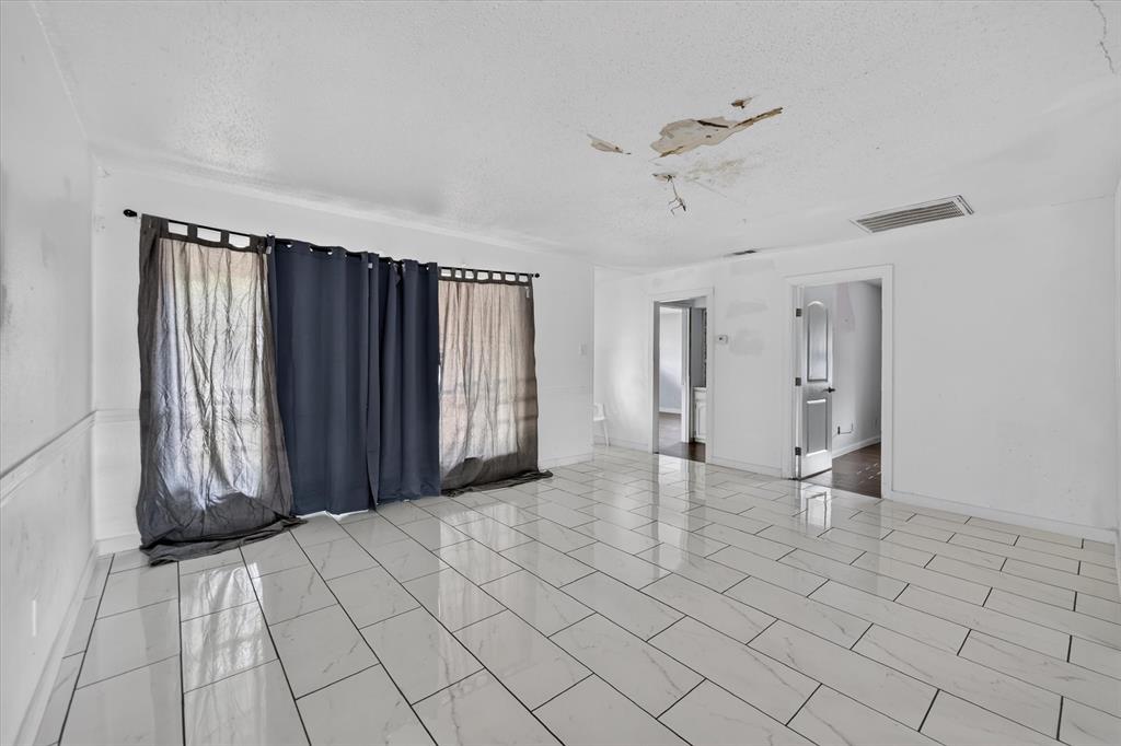 2620 Greenland Drive Property Photo 6