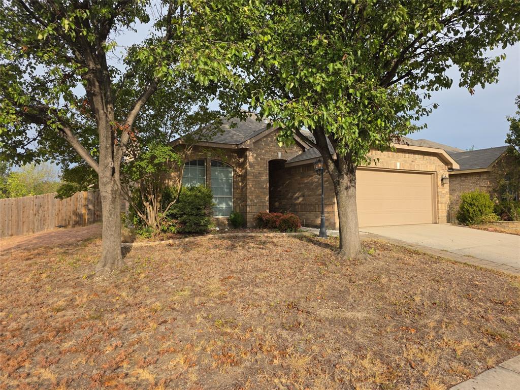 601 Crestview Court Property Photo 1