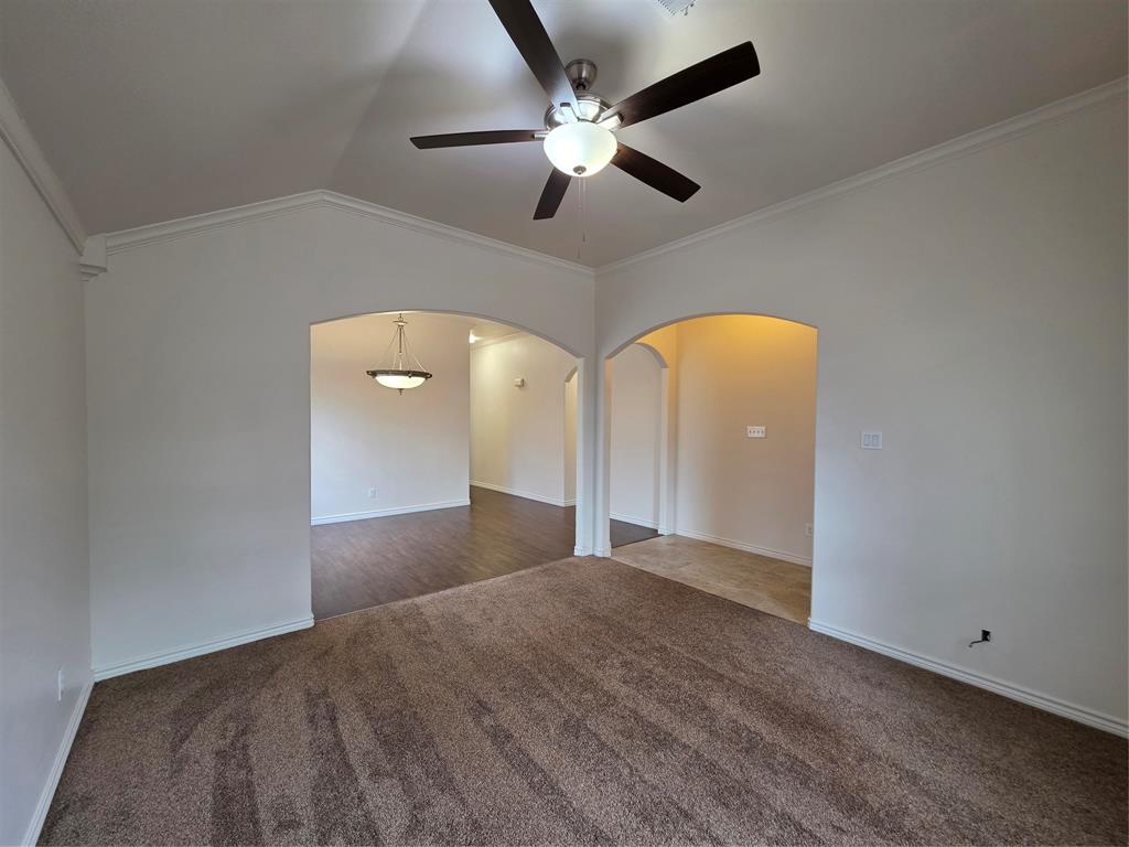 601 Crestview Court Property Photo 7