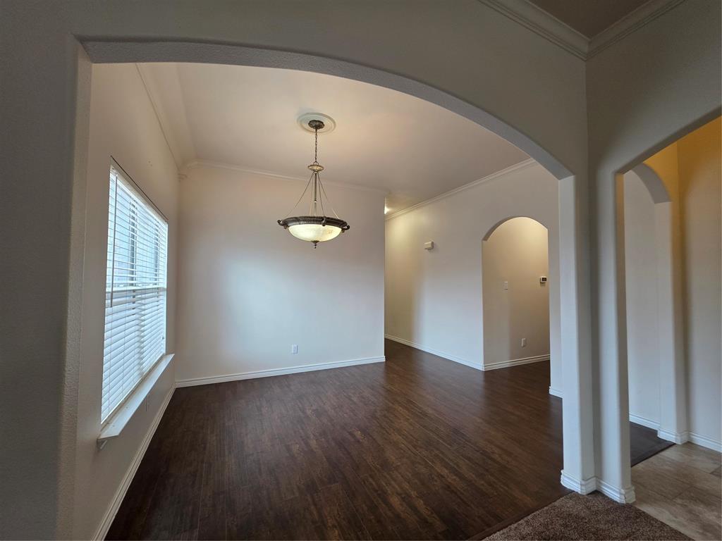 601 Crestview Court Property Photo 8