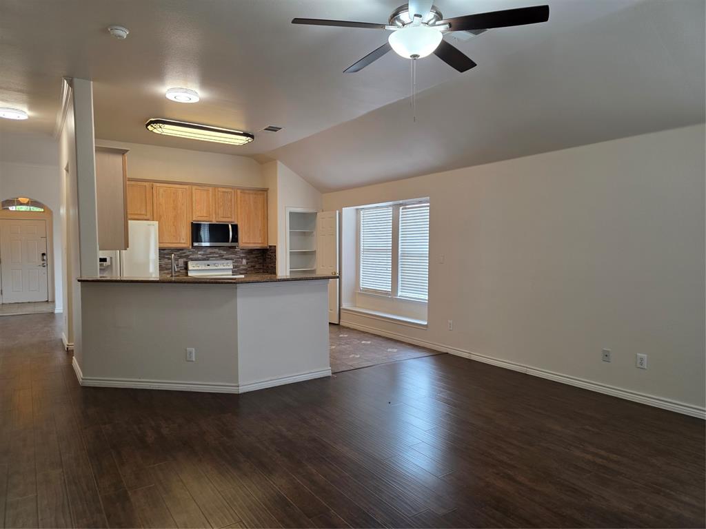 601 Crestview Court Property Photo 11