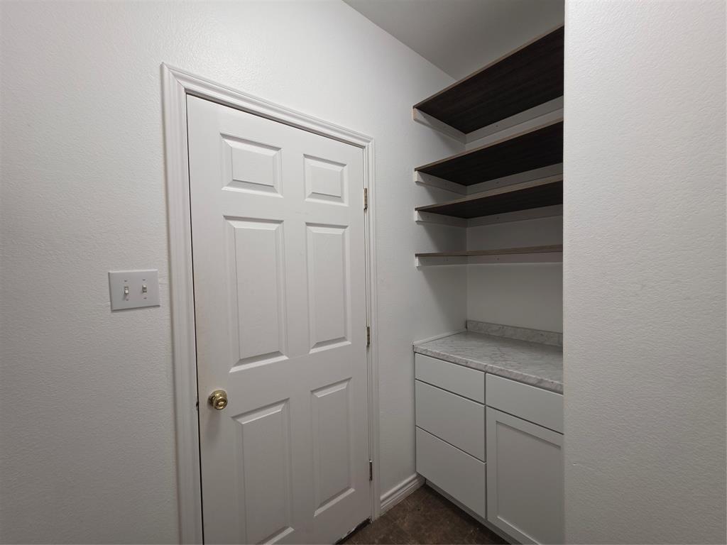 601 Crestview Court Property Photo 15
