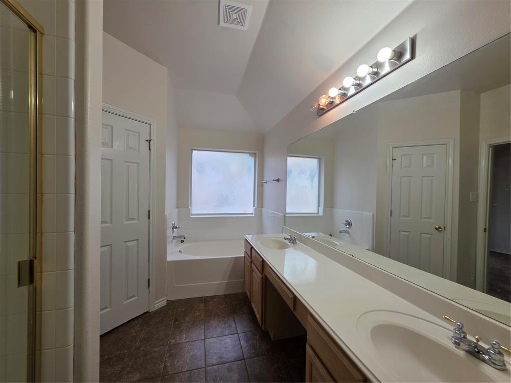601 Crestview Court Property Photo 22
