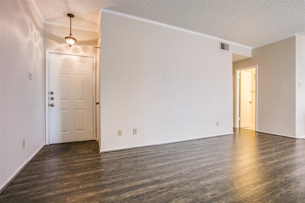 1700 Amelia Court 313 Property Photo 5