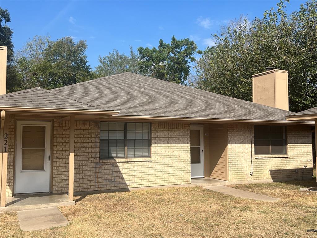 221 Highland Avenue Property Photo 1