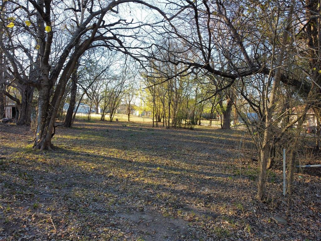 330 E Waco Avenue Property Photo 1