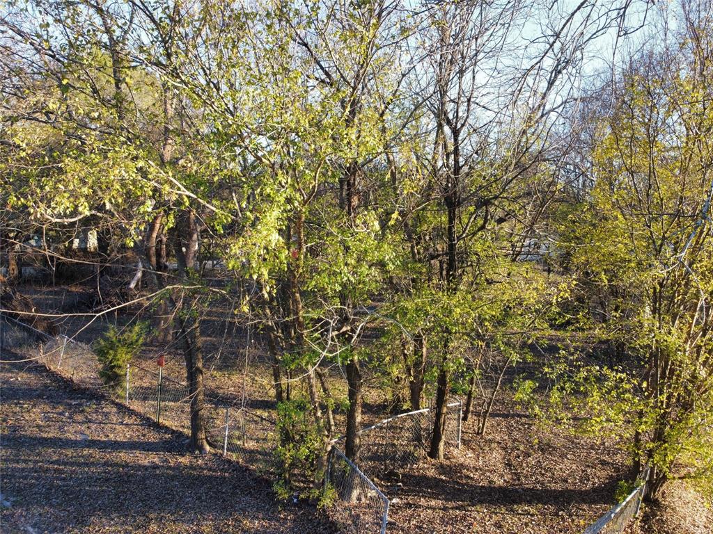 330 E Waco Avenue Property Photo 3