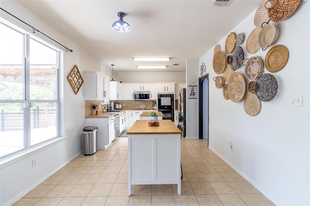 2211 Memory Lane Property Photo 2