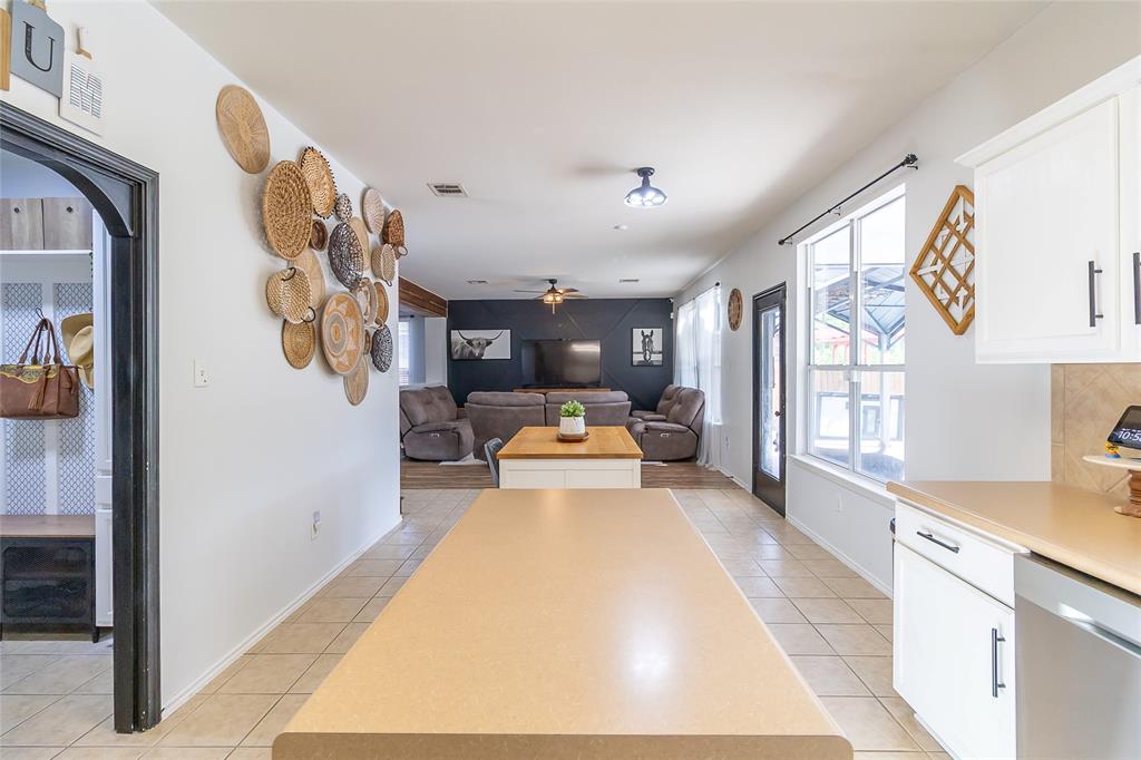 2211 Memory Lane Property Photo 3