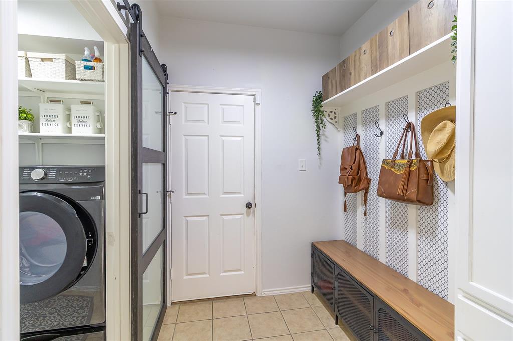 2211 Memory Lane Property Photo 6