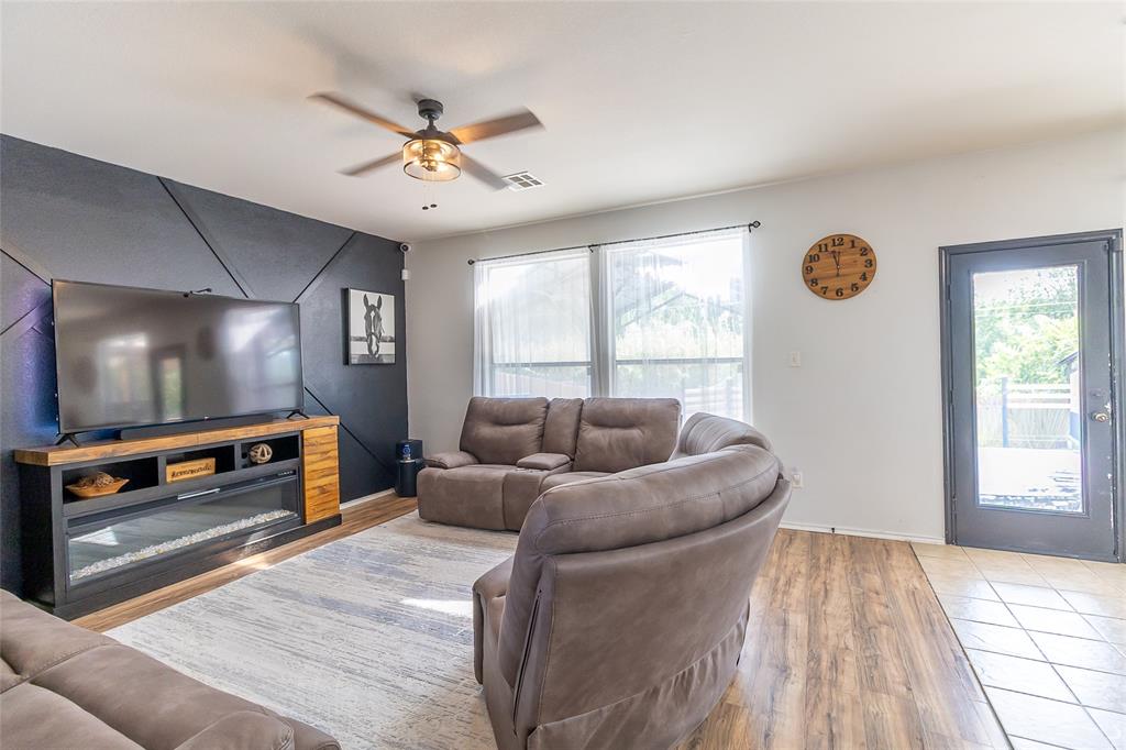 2211 Memory Lane Property Photo 10