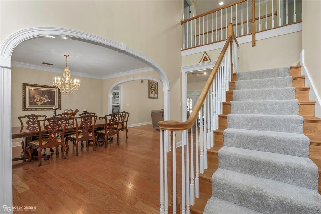 2921 N Pointe Drive Property Photo 3