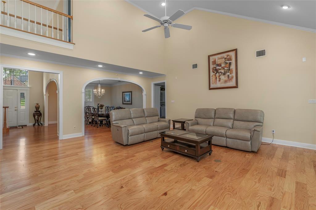 2921 N Pointe Drive Property Photo 6