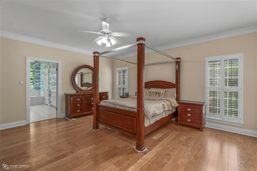 2921 N Pointe Drive Property Photo 14
