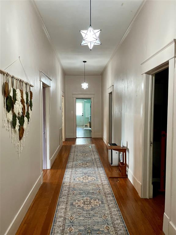 200 N Avenue C Property Photo 7
