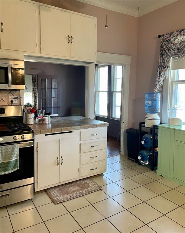 200 N Avenue C Property Photo 11