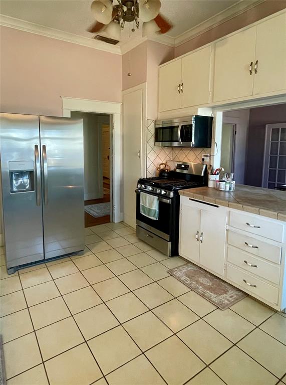 200 N Avenue C Property Photo 12