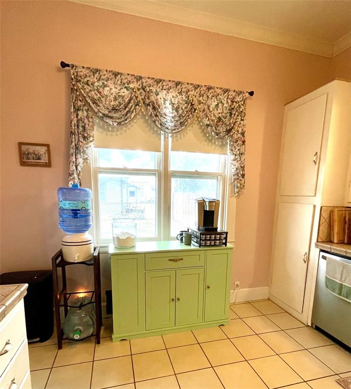 200 N Avenue C Property Photo 13