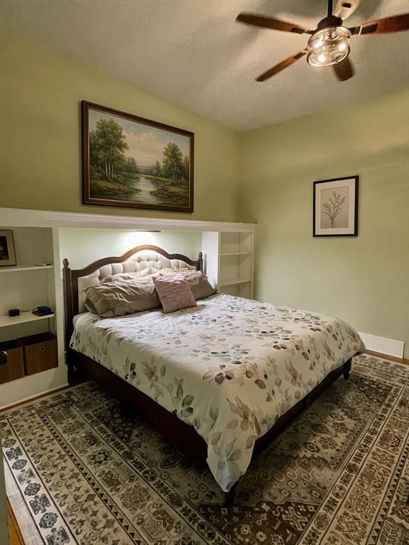 200 N Avenue C Property Photo 23