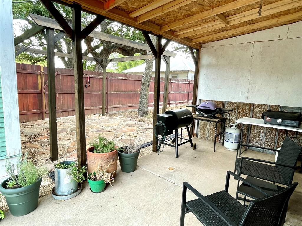 200 N Avenue C Property Photo 37