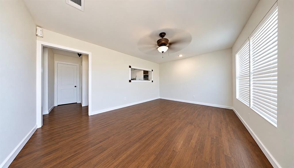 8413 White Settlement Road Property Photo 2
