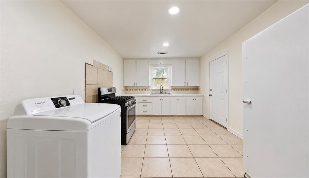8413 White Settlement Road Property Photo 4