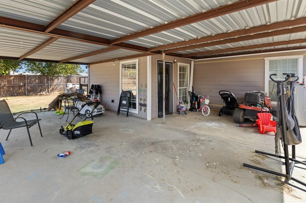 401 E Davis Avenue Property Photo 13
