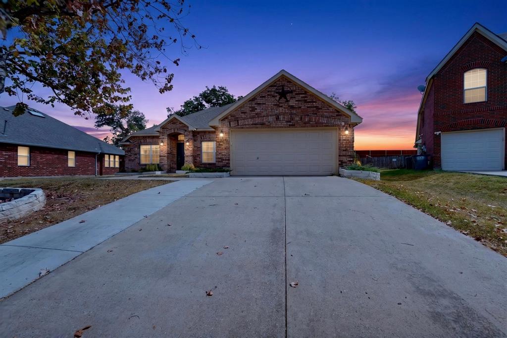 1214 Lake Trail Court Property Photo 3