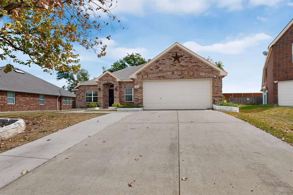 1214 Lake Trail Court Property Photo 4