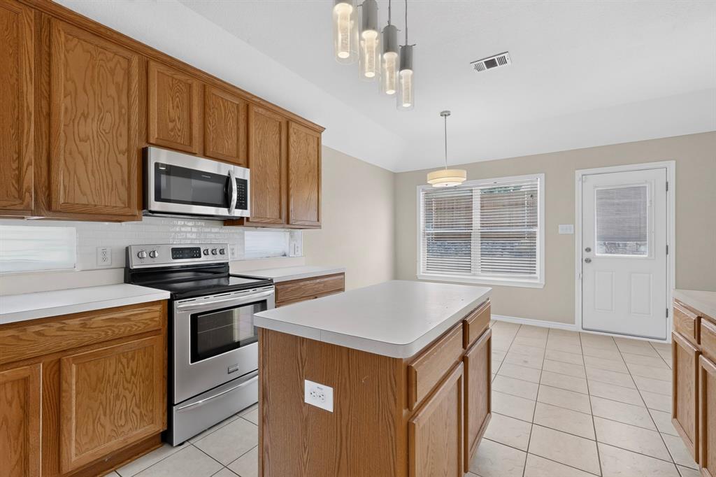 1214 Lake Trail Court Property Photo 12