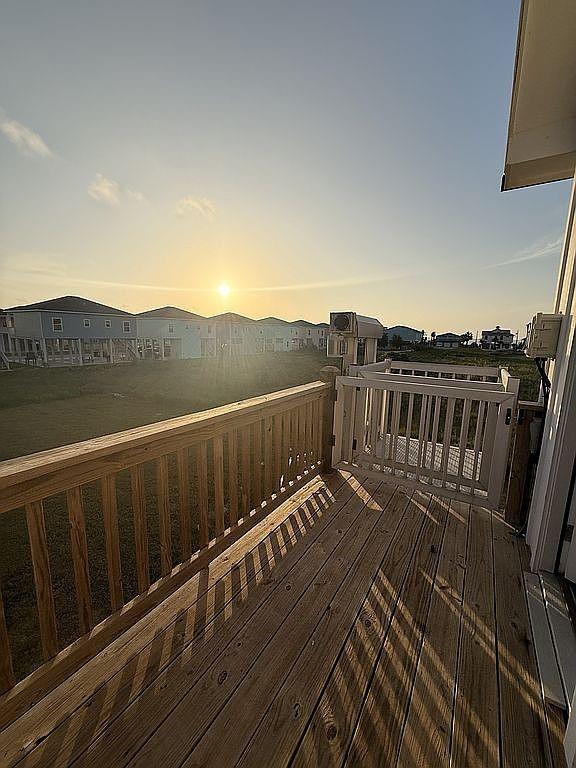 220 Windjammer Street Property Photo 4