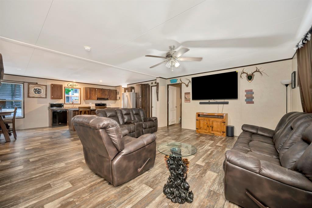 445 Lakeside Drive Property Photo 5