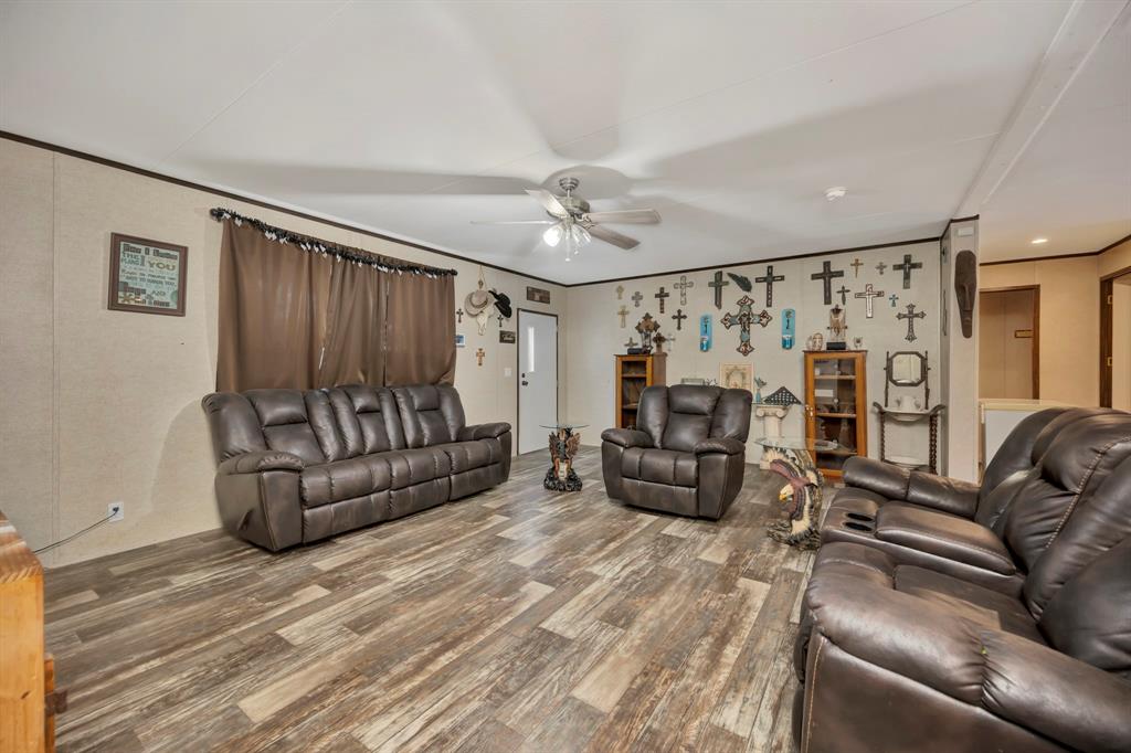 445 Lakeside Drive Property Photo 7