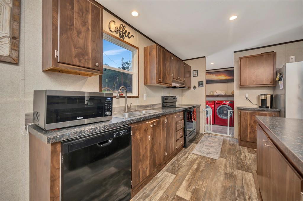 445 Lakeside Drive Property Photo 12