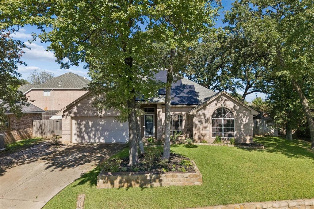 905 Forest Hollow Drive Property Photo 1