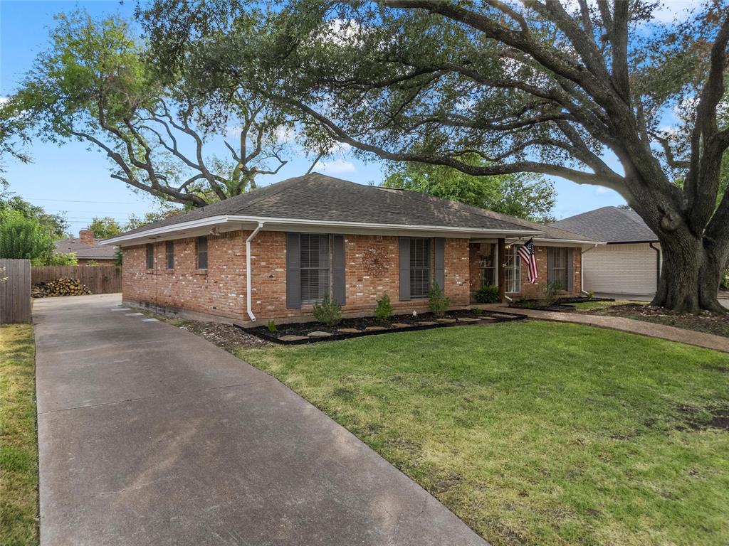1712 Laurel Lake Drive Property Photo 2