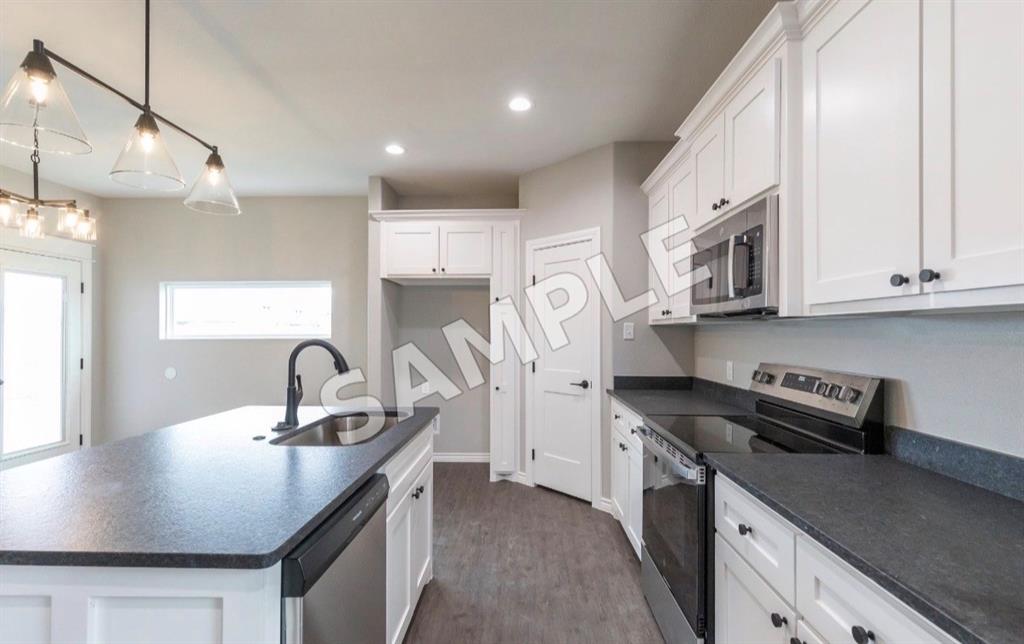 1873 Jays Way Property Photo 6