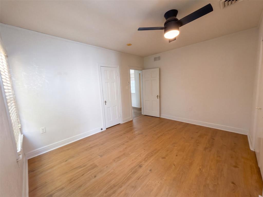 1113 S Sylvan Avenue Property Photo 4