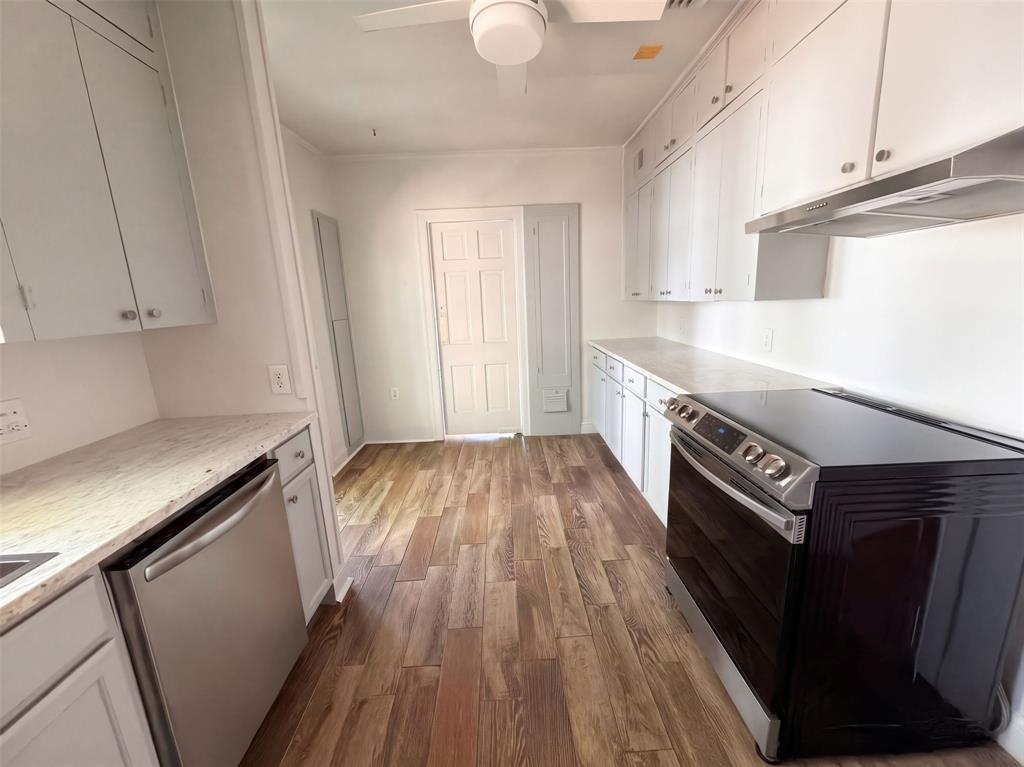 1113 S Sylvan Avenue Property Photo 7